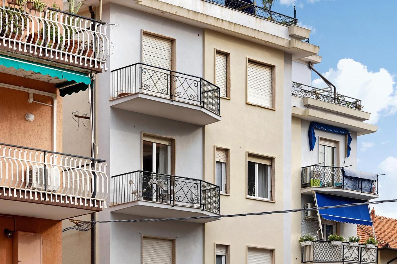 Casa Rosso Melograno Alassio