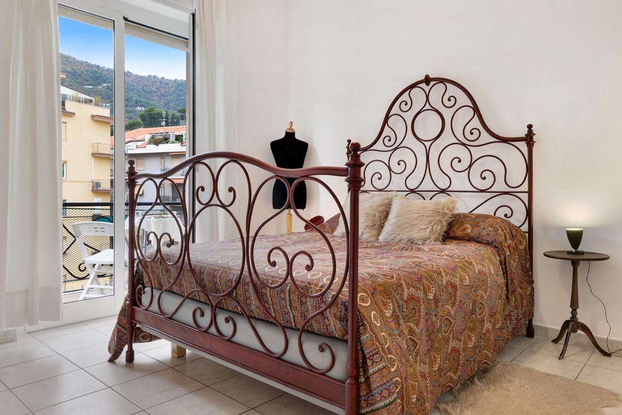 Casa Rosso Melograno * Alassio